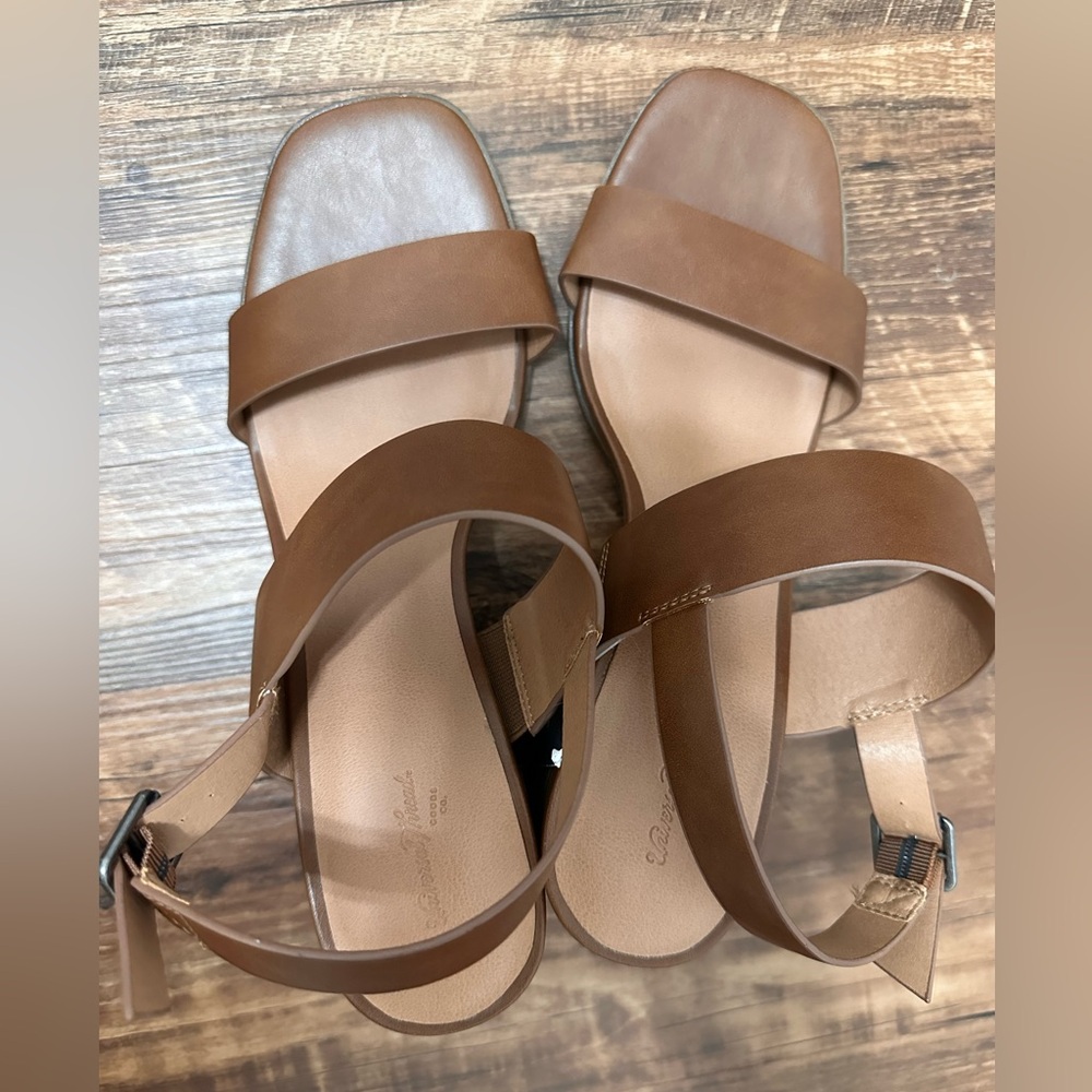 Universal Thread Brown Block Heel Sandals - Picture 5 of 5